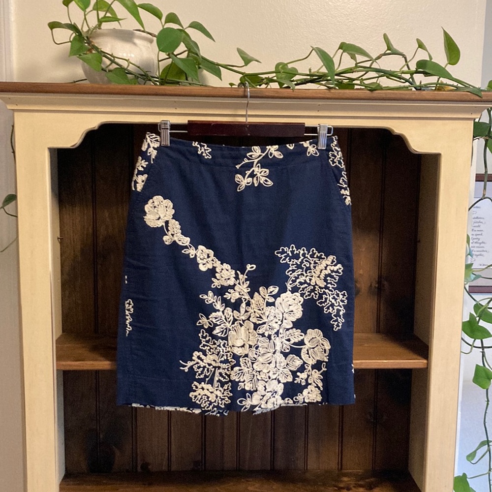 J.Crew Navy Blue Pencil Skirt with Cream Floral Embroidery, size 6